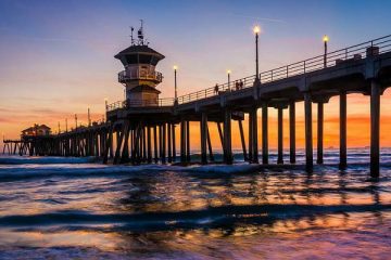 Huntington Beach Pier at night