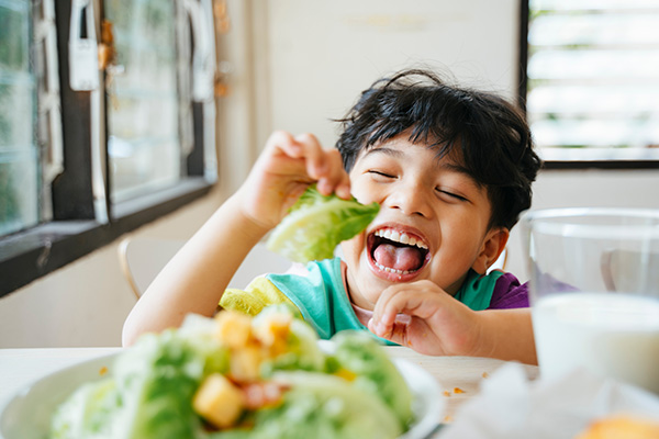 Child eating healthy
